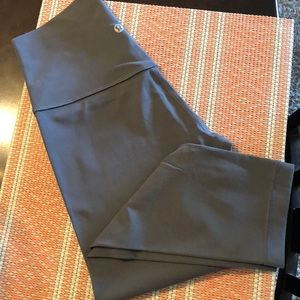 Lululemon Align Crops: Size 6 Dark Carbon